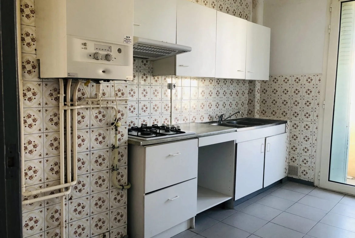 Appartement T3 à vendre à Perpignan avec vue campagne et balcon – 60,16 m² 