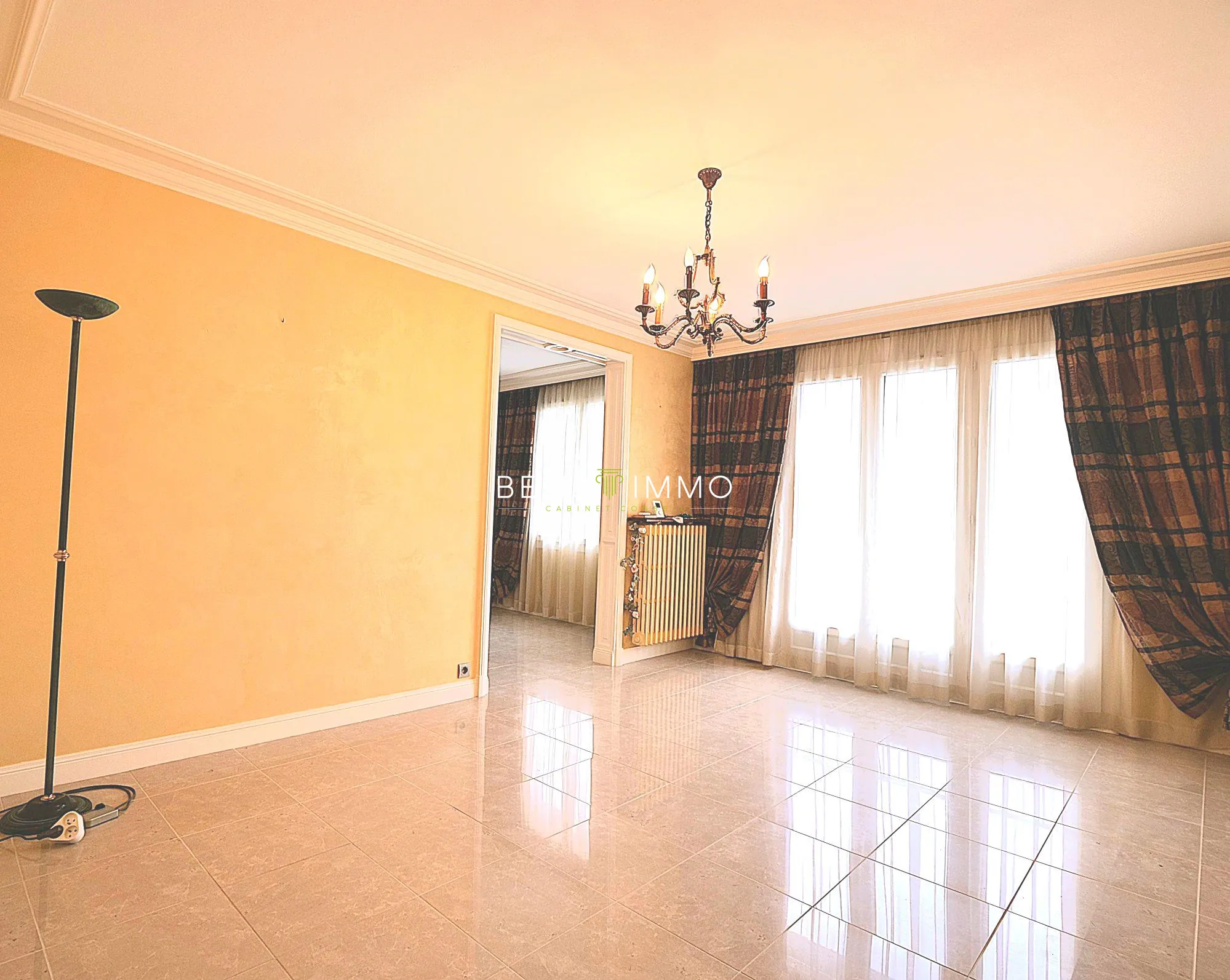 Charmant appartement T5 avec balcon et cave à Tours - Quartier Febvotte 