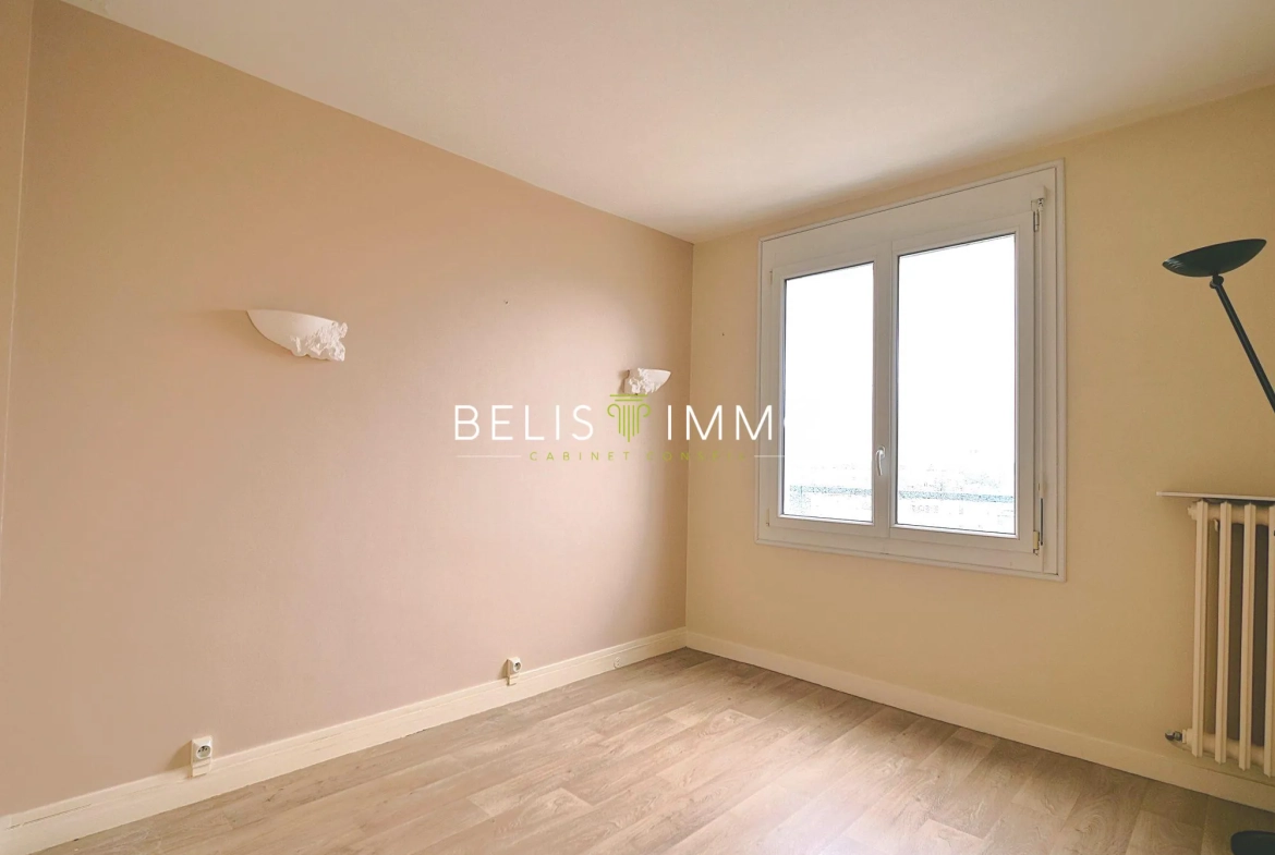 Charmant appartement T5 avec balcon et cave à Tours - Quartier Febvotte 