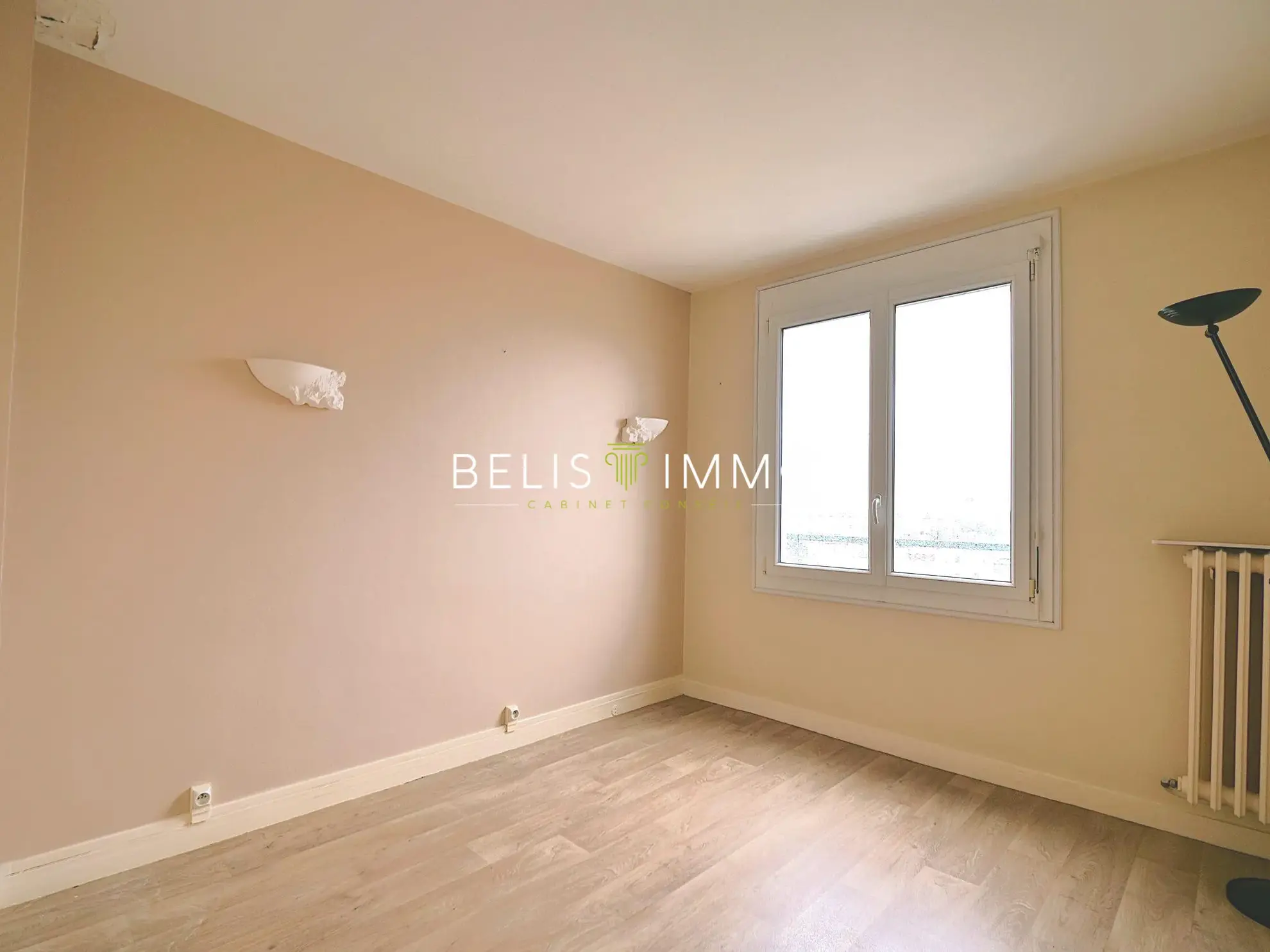 Charmant appartement T5 avec balcon et cave à Tours - Quartier Febvotte 
