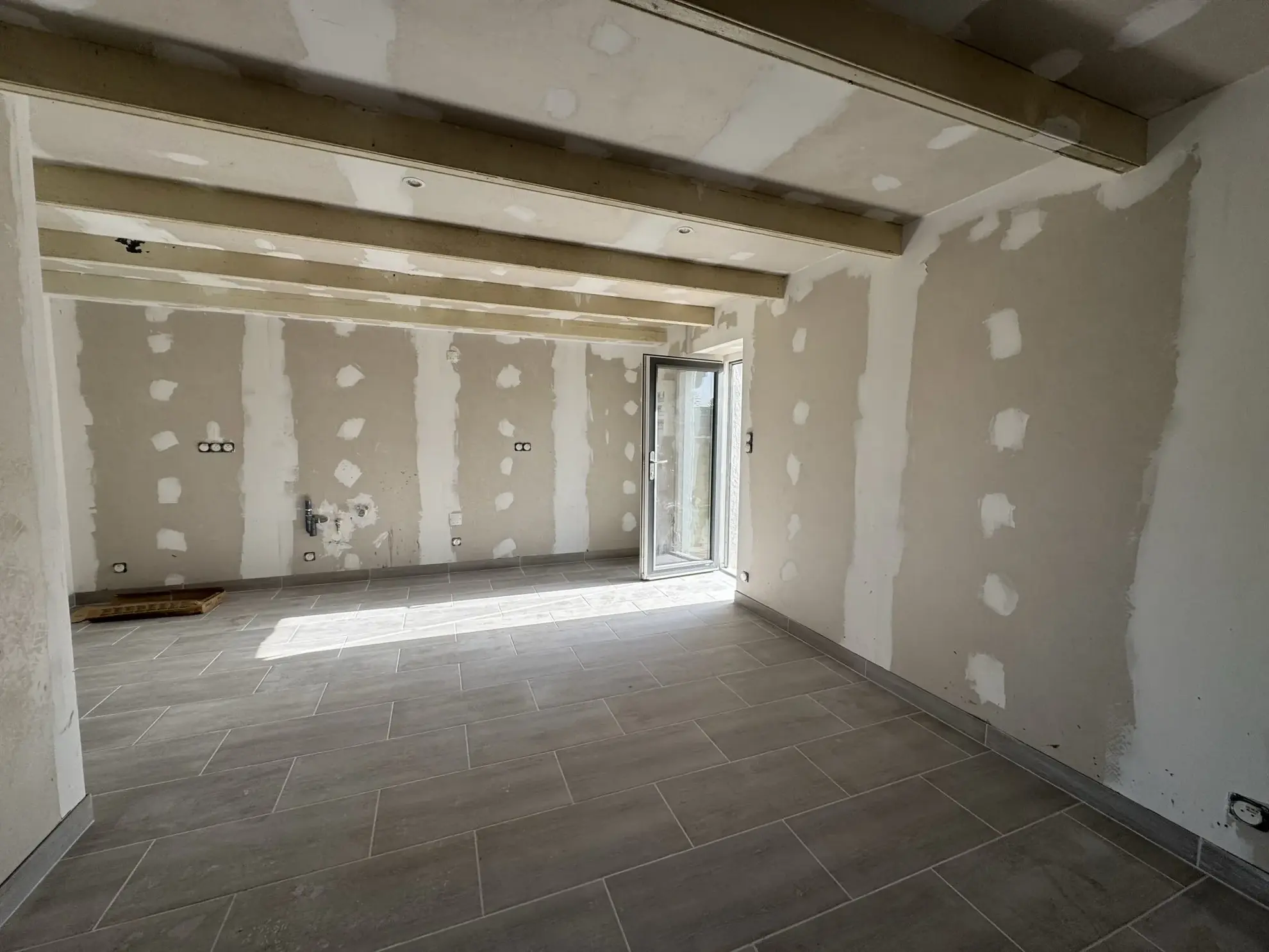 Maison en pierre proche de la plage à Plouguerneau (50 m², jardin, 1 chambre) 