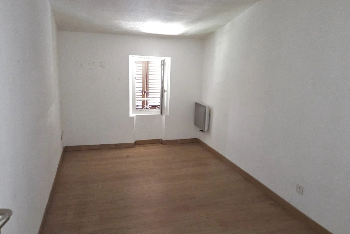 Appartement dernier étage à vendre au centre de Sollies-Pont 