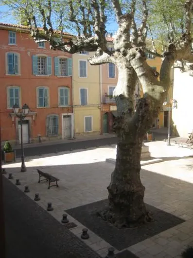 Appartement dernier étage à vendre au centre de Sollies-Pont 