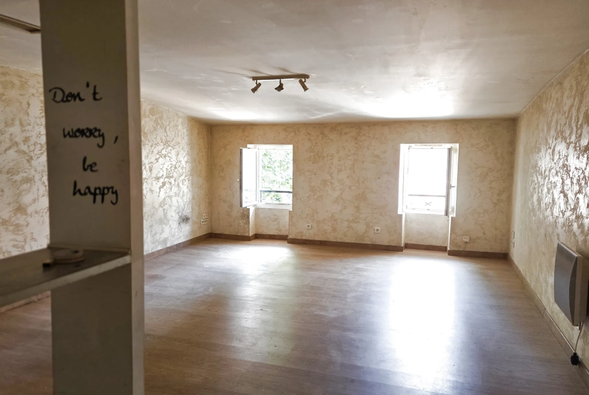 Appartement dernier étage à vendre au centre de Sollies-Pont 