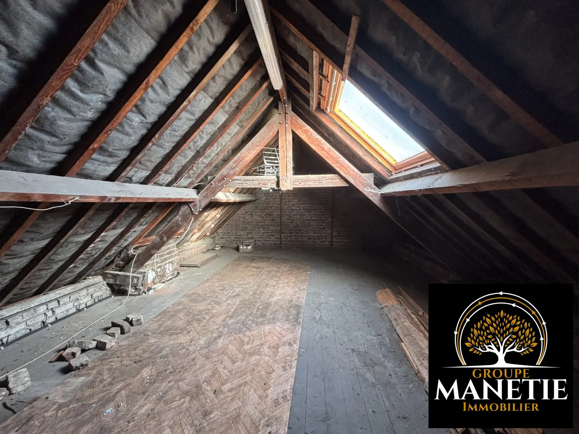 Maison de ville à rénover de 87 m² avec terrasse et jardin à Achicourt 