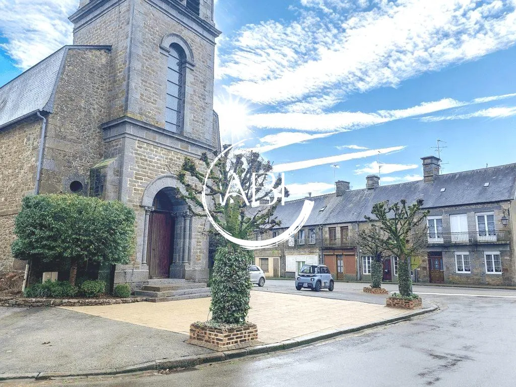Maison de ville à rénover avec jardin à Lignières-Orgères 