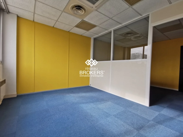 Bureaux à vendre de 35 m² à Bordeaux Lac – Emplacement stratégique et climatisés