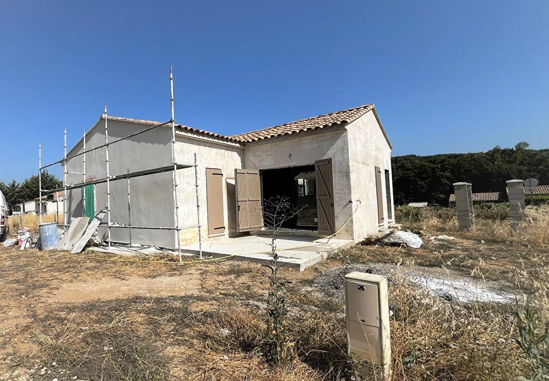 Villa individuelle de plain-pied à Saignon sur 350m² - 3 chambres, garage, livraison 2024 