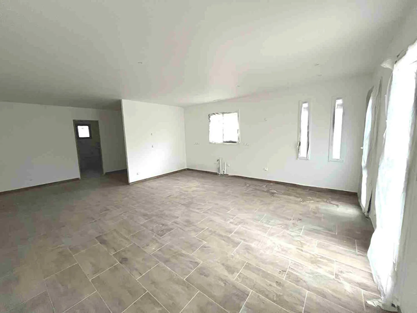 Villa individuelle de plain-pied à Saignon sur 350m² - 3 chambres, garage, livraison 2024 