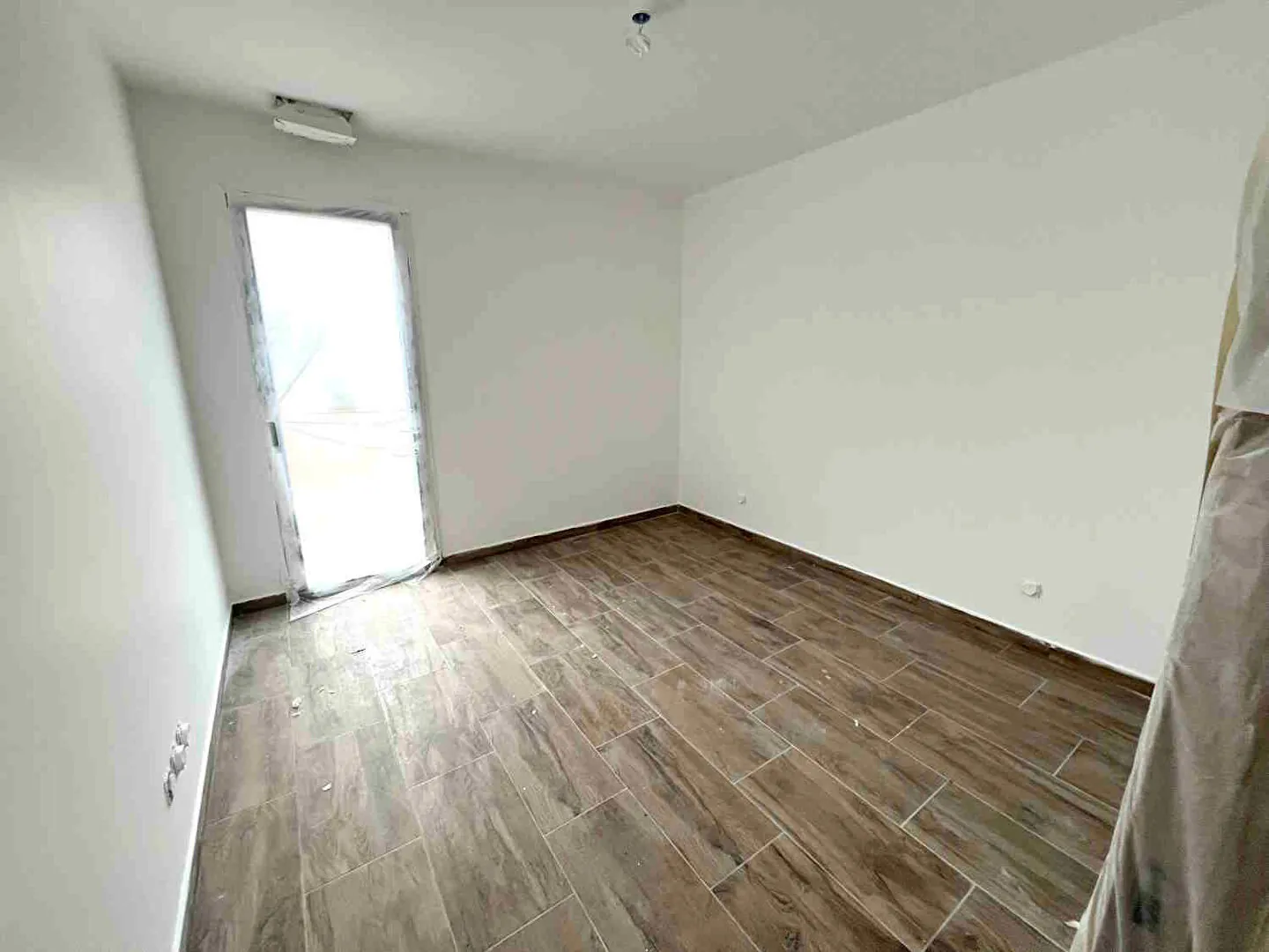 Villa individuelle de plain-pied à Saignon sur 350m² - 3 chambres, garage, livraison 2024 