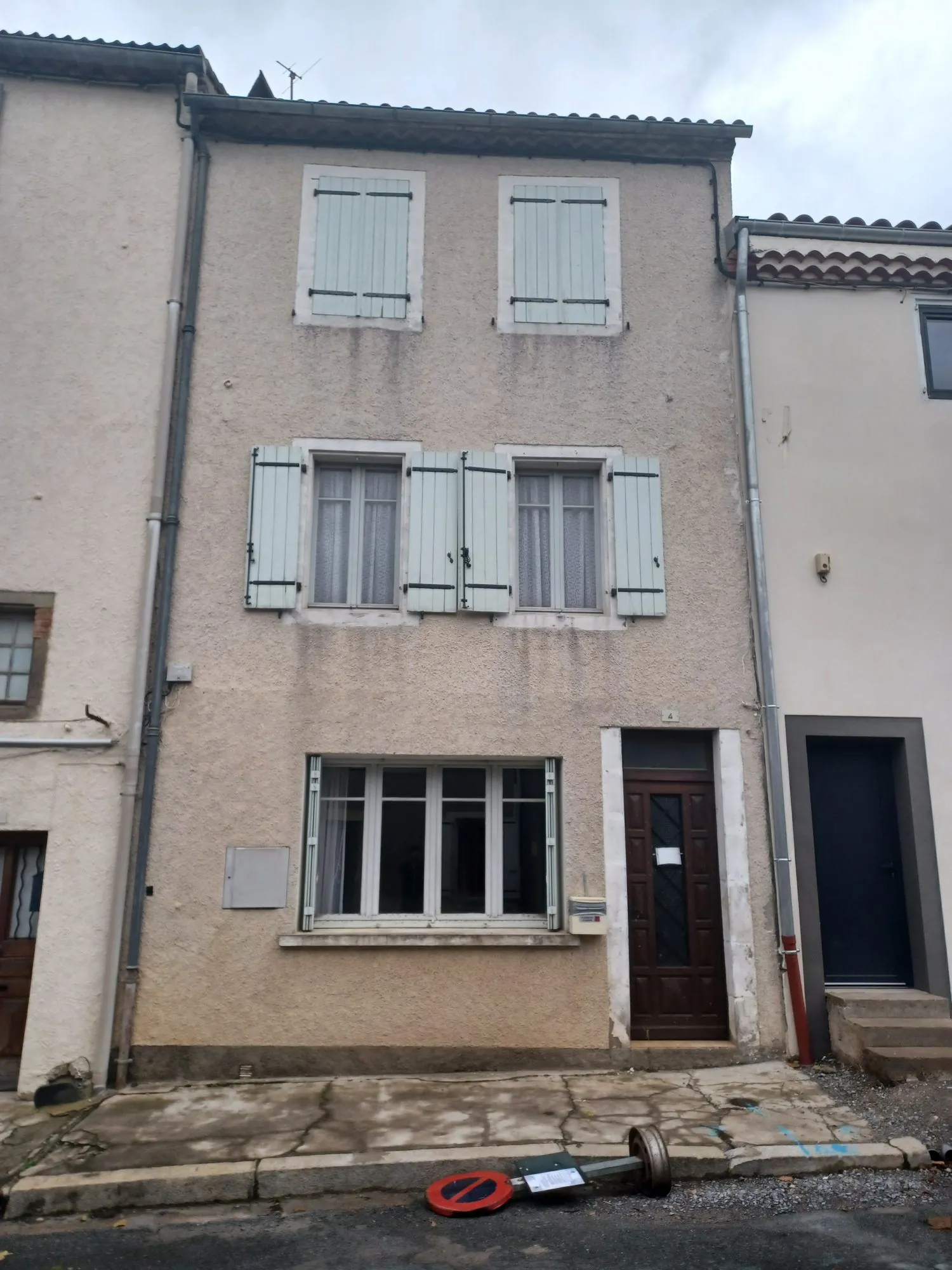 Maison de village à rénover de 101 m² à Montredon Labessonnié 