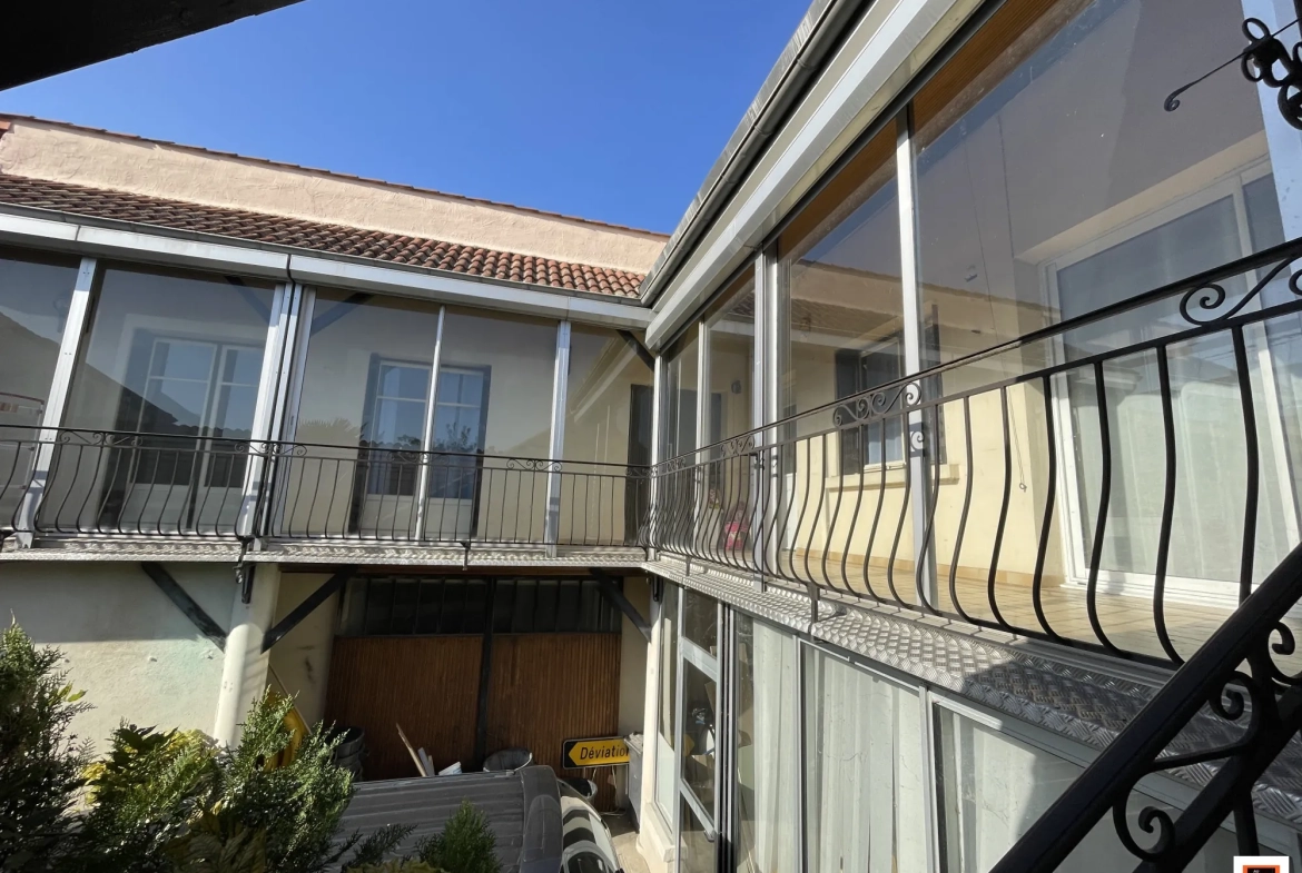 Maison avec dépendances à Gerzat, potentiel d'investissement et habitation idéale 