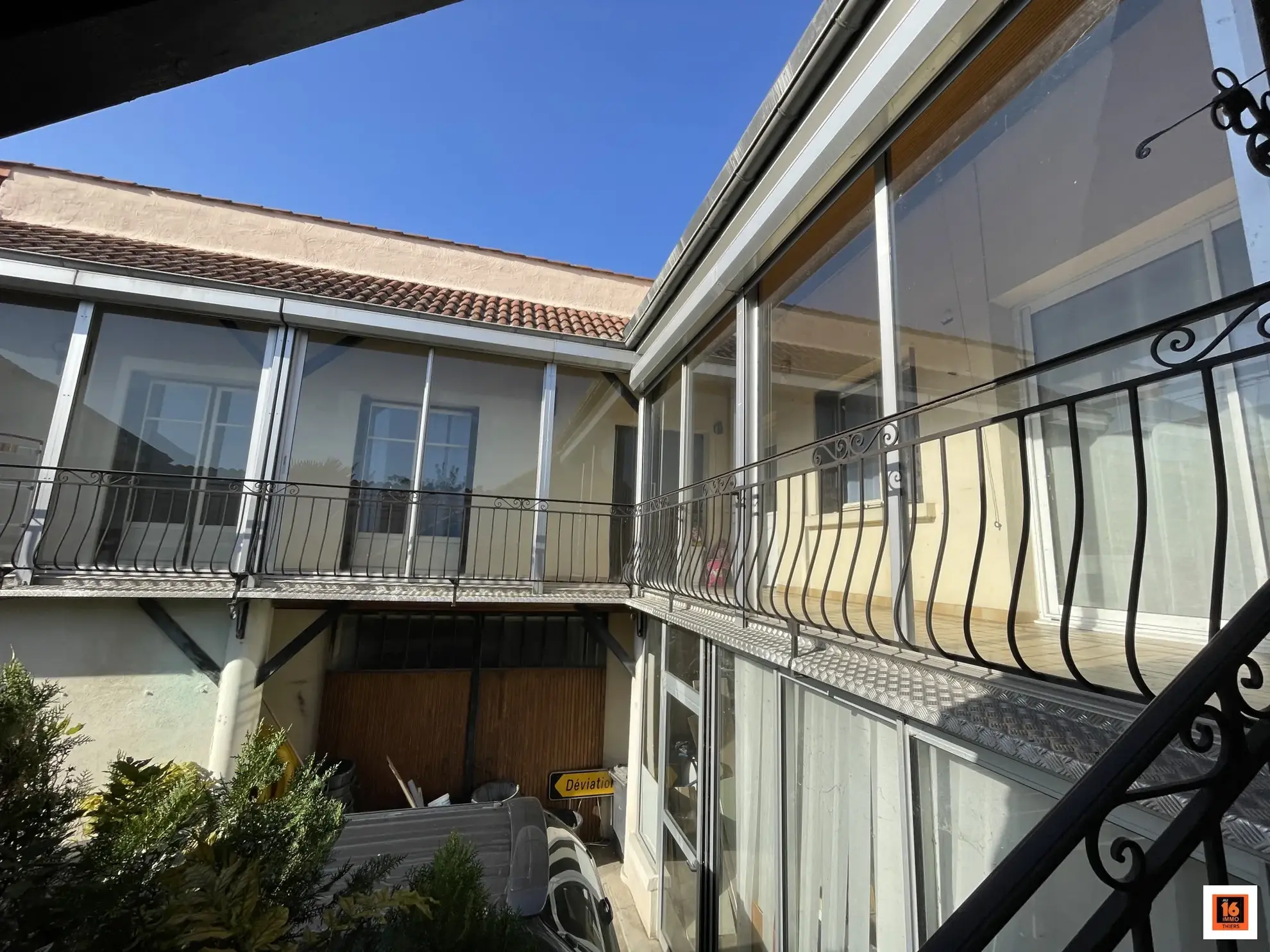 Maison avec dépendances à Gerzat, potentiel d'investissement et habitation idéale 