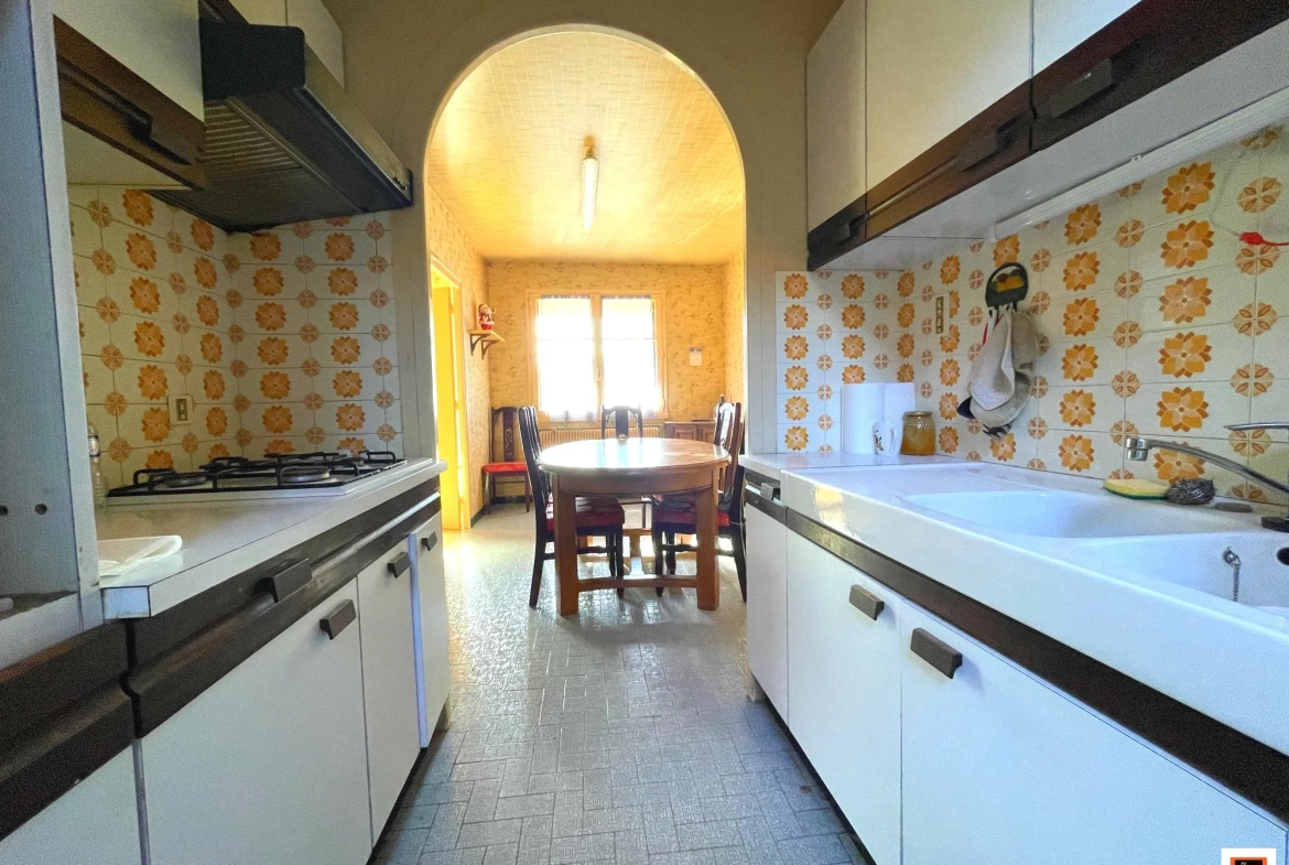 Maison avec dépendances à Gerzat, potentiel d'investissement et habitation idéale 