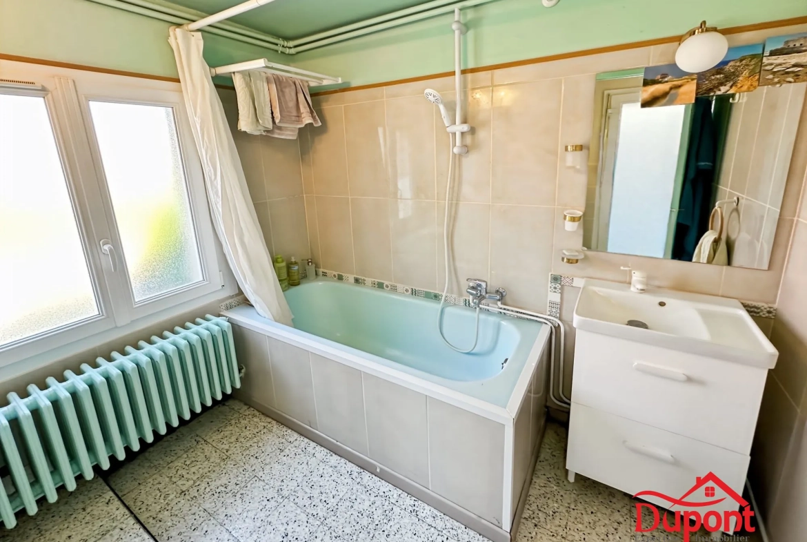 Maison semi-individuelle avec jardin, garage, 3 chambres à Aulnoy aimerie 