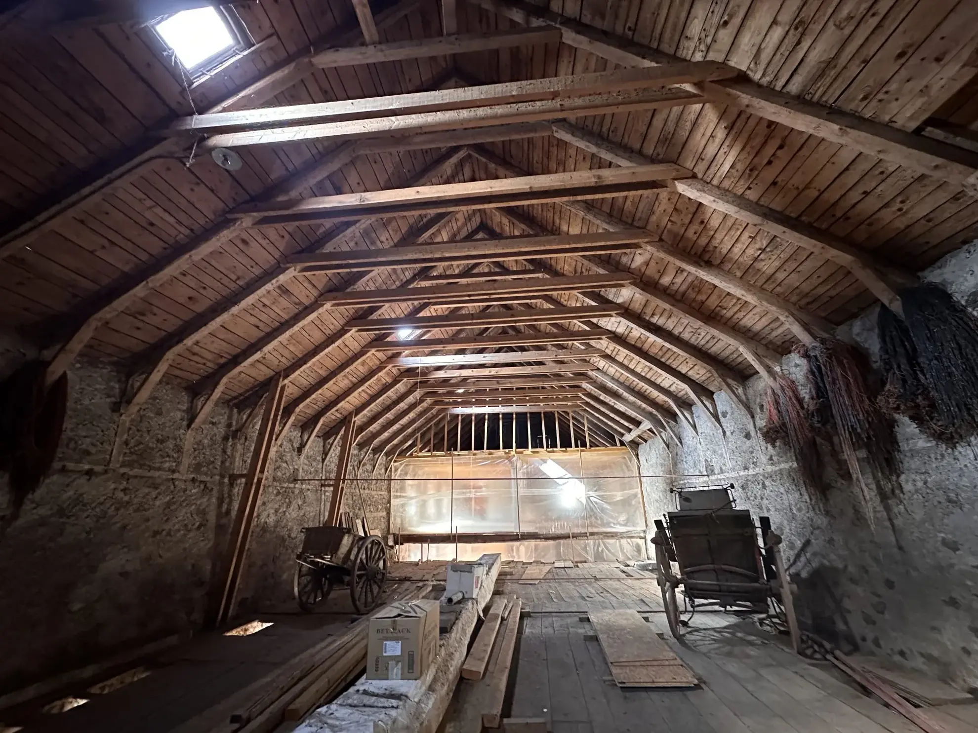 Corps de ferme à vendre à Pradiers avec potentiel de 400 m² habitables 