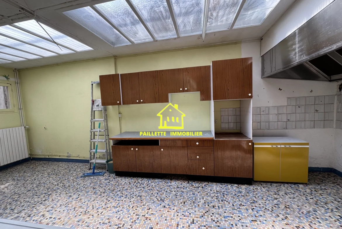 Ensemble immobilier avec jardin, garage et double accès — Investissement idéal à Gonneville-la-Mallet 