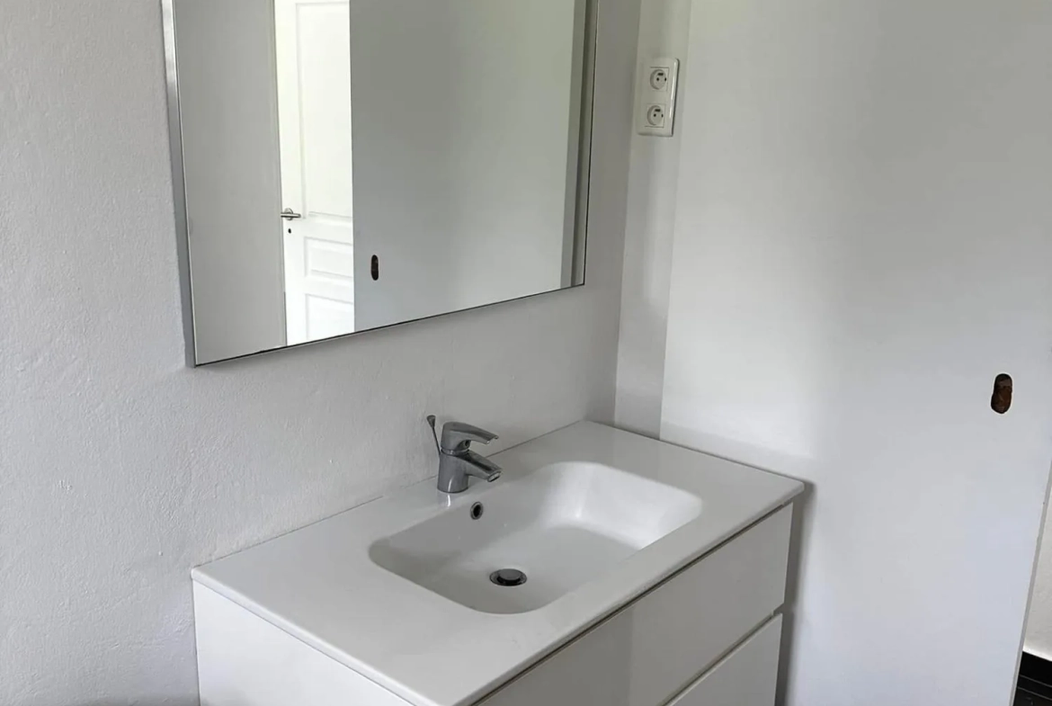 Appartement T2 en rez-de-jardin avec terrasse et vue mer à Saint-Martin 