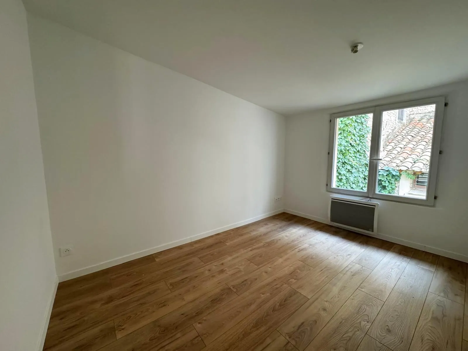 Charmante maison de ville rénovée de 46 m² à Nîmes avec cour intérieure 