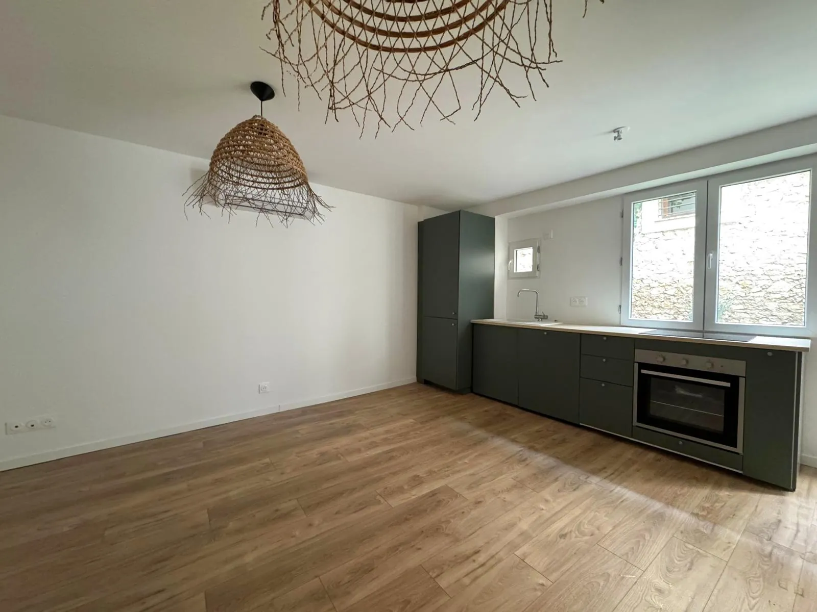 Charmante maison de ville rénovée de 46 m² à Nîmes avec cour intérieure 