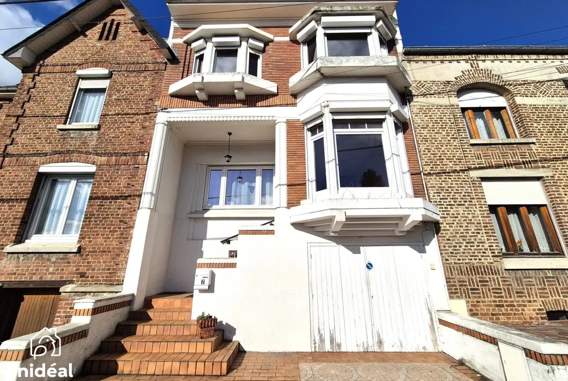 Maison à vendre à Aulnoye-Aymeries de 140 m² en centre-ville 