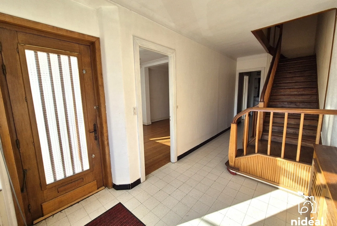 Maison à vendre à Aulnoye-Aymeries de 140 m² en centre-ville 