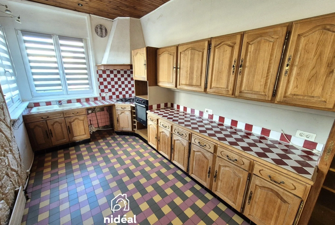 Maison à vendre à Aulnoye-Aymeries de 140 m² en centre-ville 