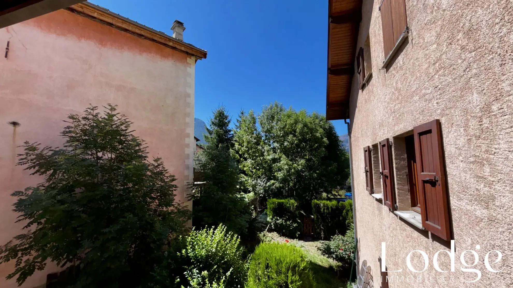 Vente d'un joli T2 à Briançon avec terrasse, cave et parking dans résidence récente 