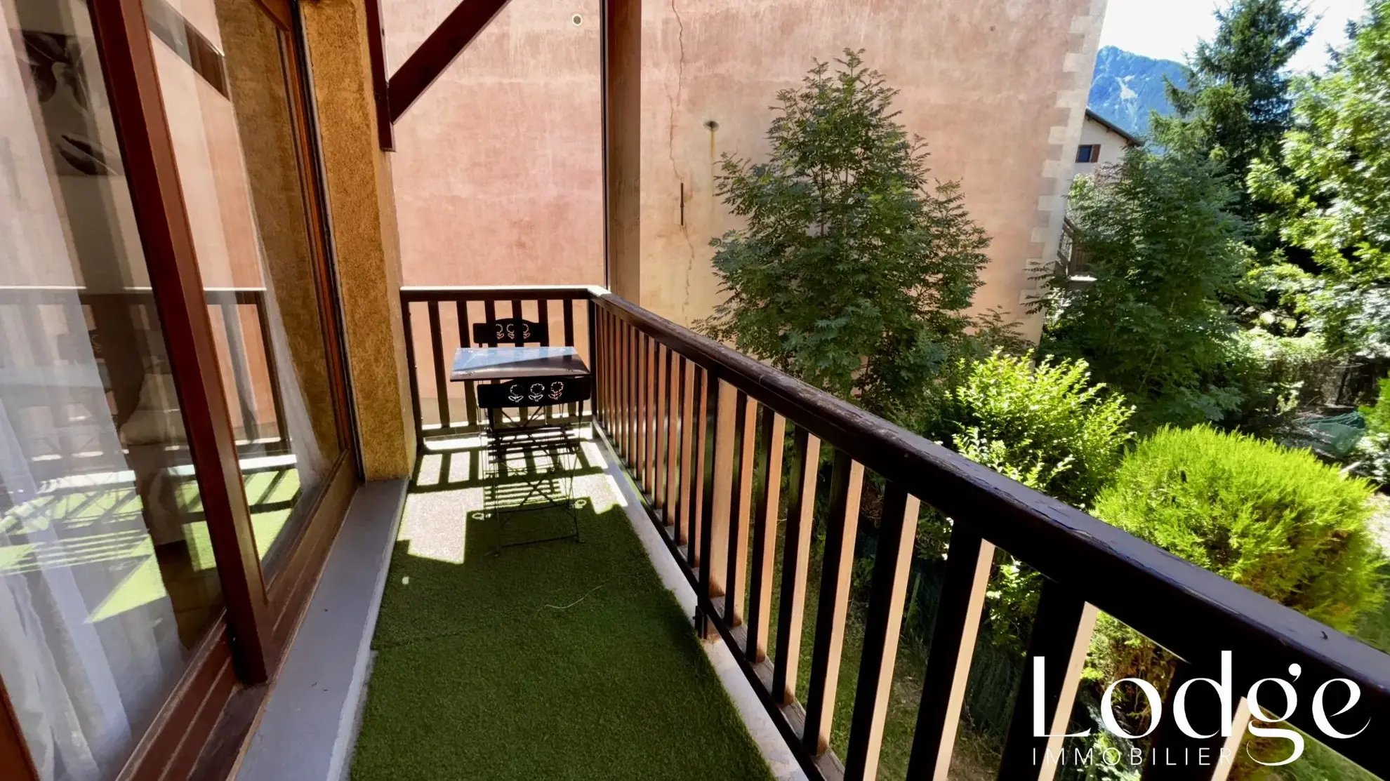 Vente d'un joli T2 à Briançon avec terrasse, cave et parking dans résidence récente 