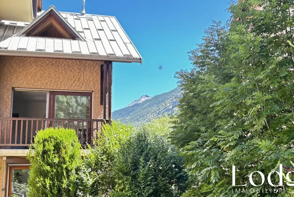 Vente d'un joli T2 à Briançon avec terrasse, cave et parking dans résidence récente 