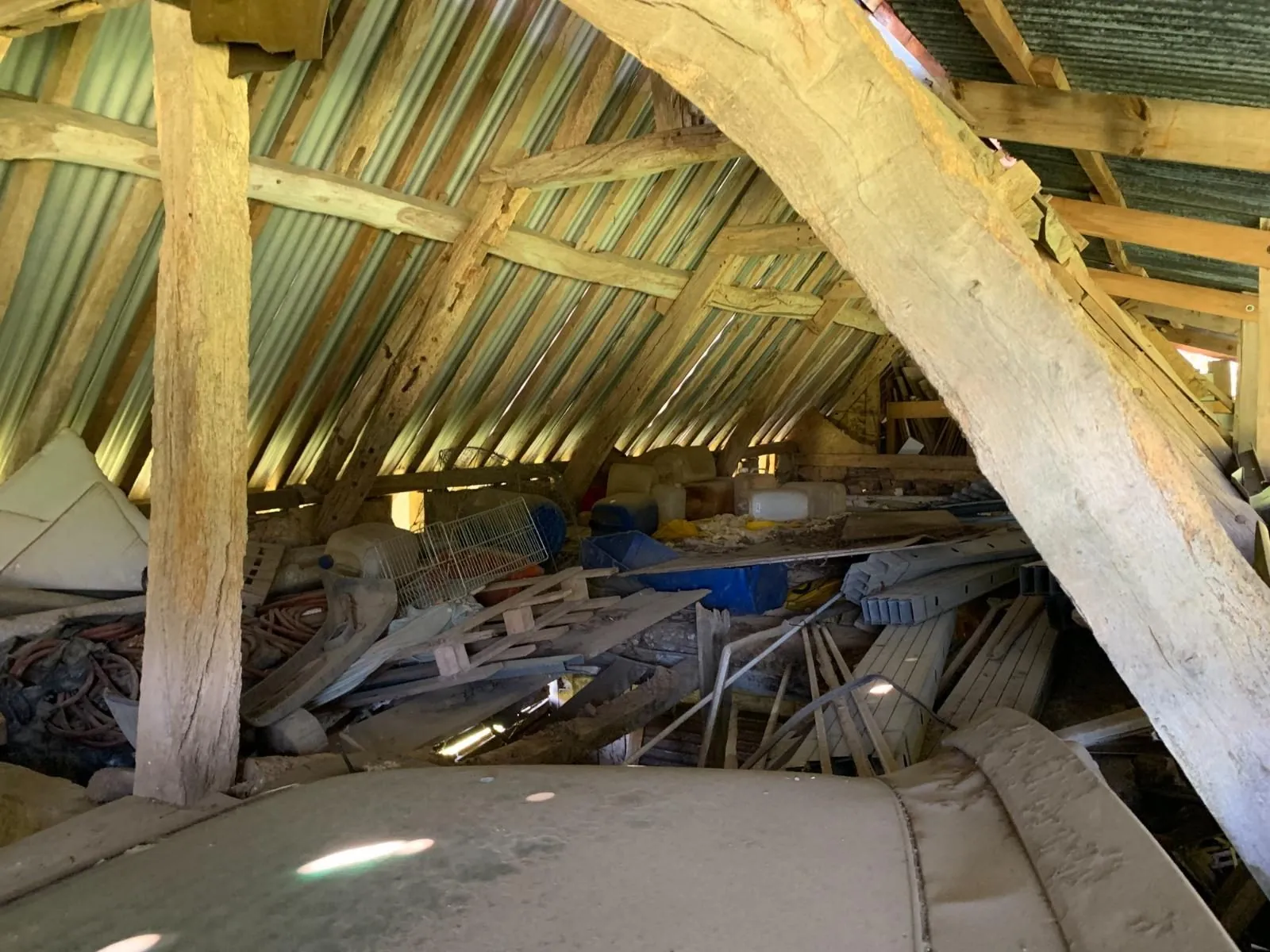 Bâtiment rustique à rénover de 110 m² avec grand terrain à Hermival-les-Vaux 
