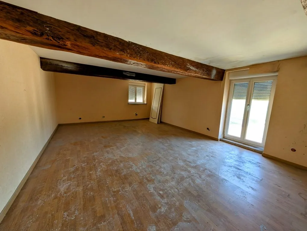 À vendre appartement à rénover de 123 m² à Sennecey-lès-Dijon proche Dijon 