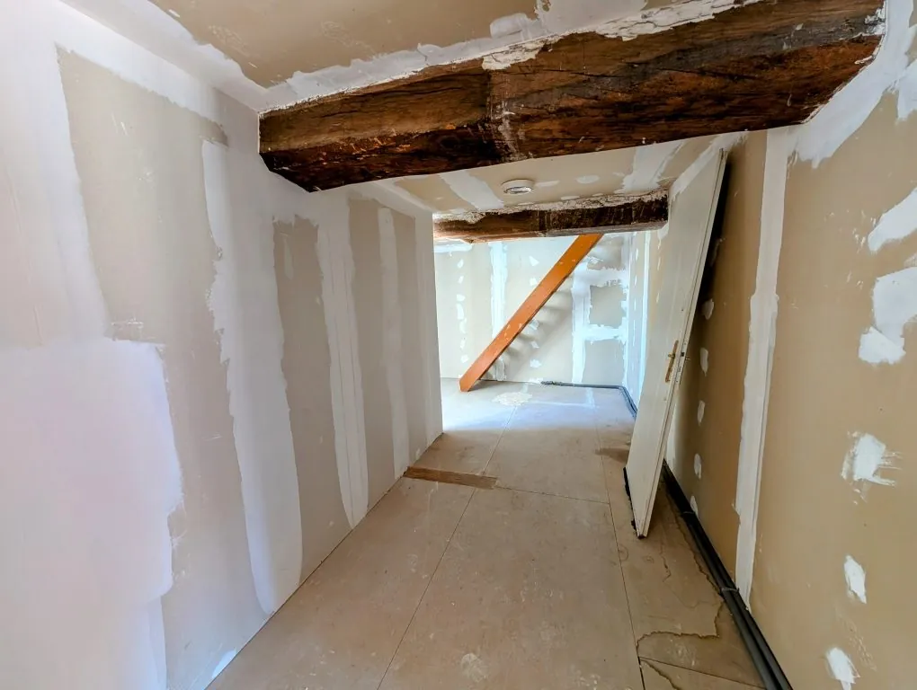 À vendre appartement à rénover de 123 m² à Sennecey-lès-Dijon proche Dijon 