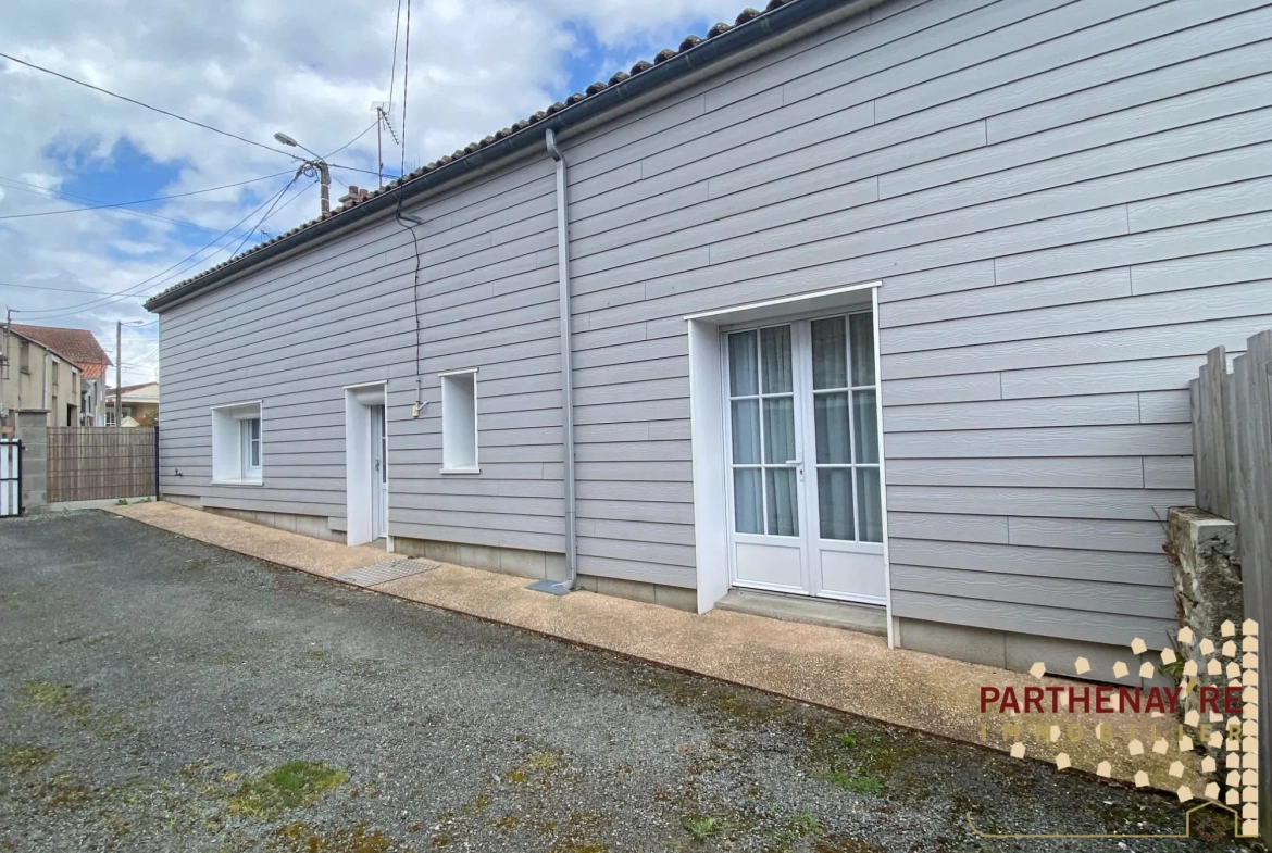 Maison lumineuse de plain-pied à Parthenay, 85 m², proche commodités 