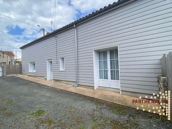 Maison lumineuse de plain-pied à Parthenay, 85 m², proche commodités
