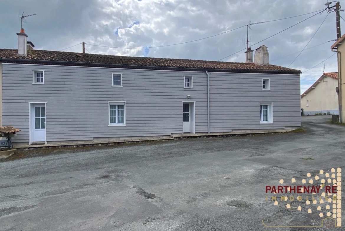 Belle maison de 85 m² avec extérieur et stationnement proche commodités à Saint-Aubin-Le-Cloud 