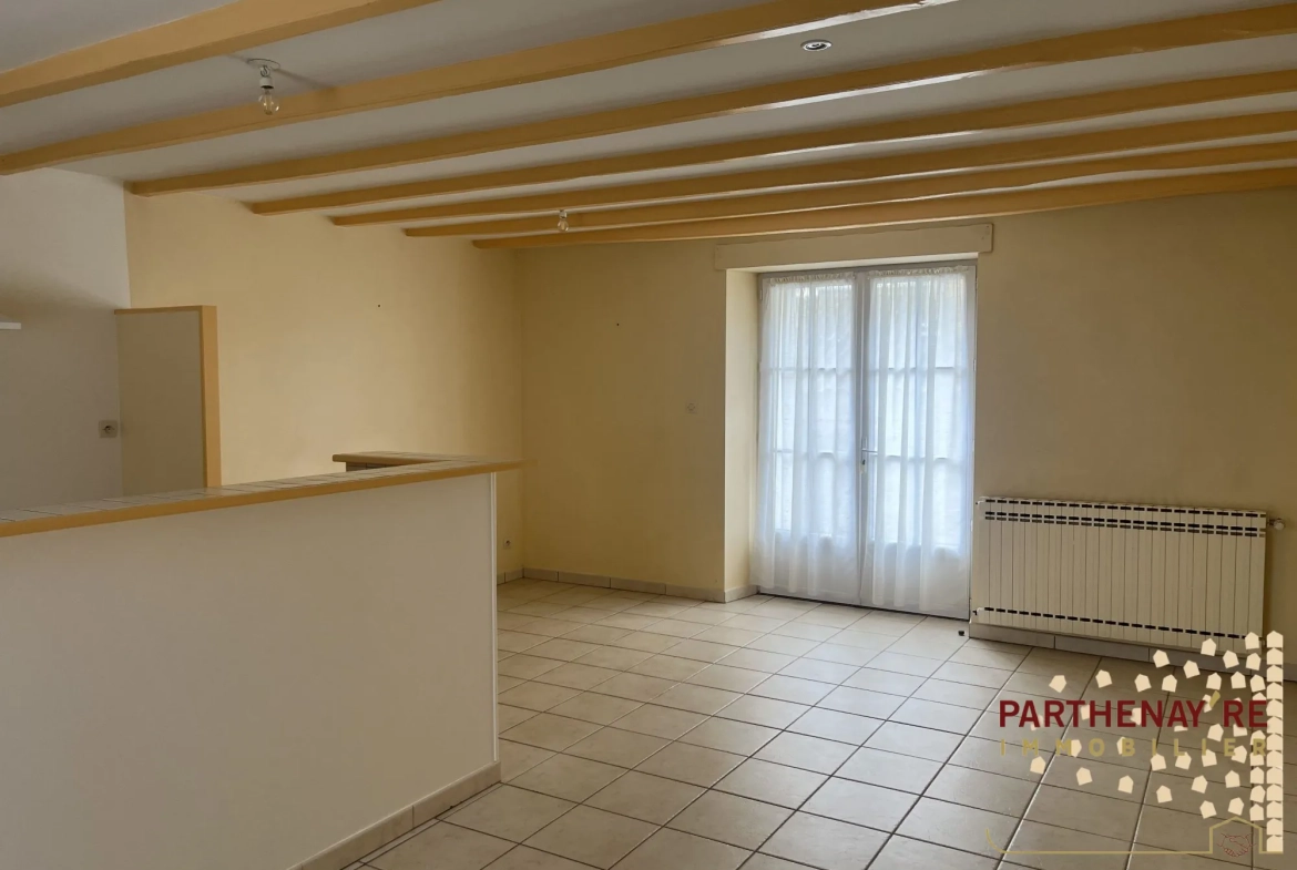 Maison lumineuse de plain-pied à Parthenay, 85 m², proche commodités 