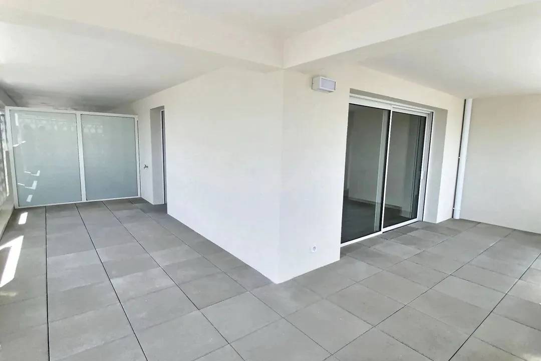Appartement 4 pièces à vendre à Montpellier Prés d'Arènes, logement neuf avec loggia et parking 