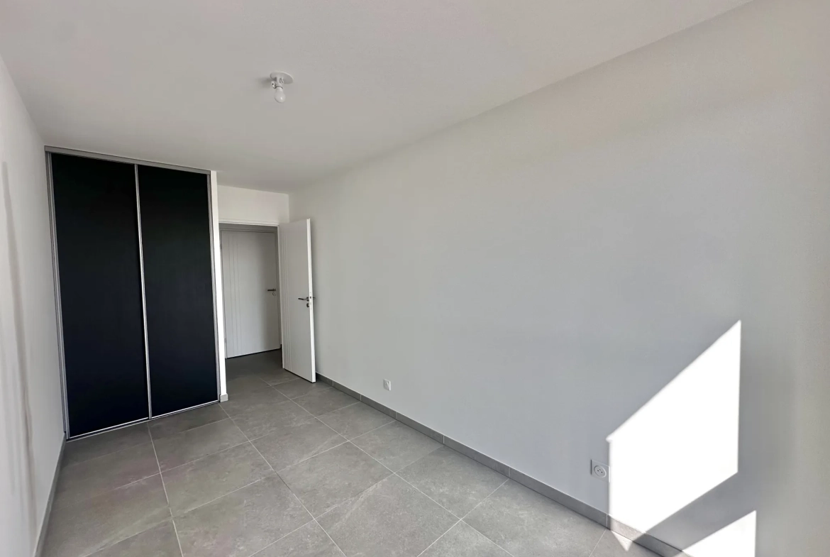 Appartement 4 pièces à vendre à Montpellier Prés d'Arènes, logement neuf avec loggia et parking 