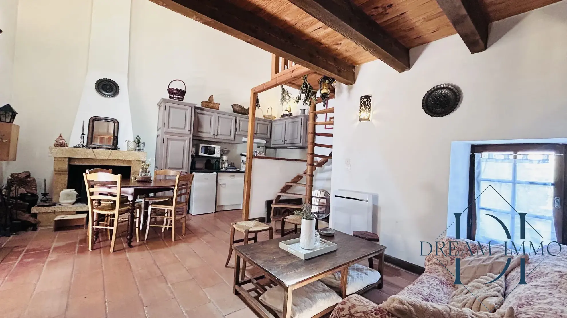 Charmante maison de village en pierre avec dépendances à Allegre-les-Fumades 