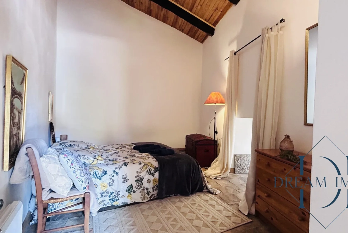 Charmante maison de village en pierre avec dépendances à Allegre-les-Fumades 