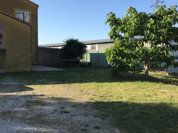 Terrain constructible de 215 m² à Saint-Péray – Opportunité professionnelle