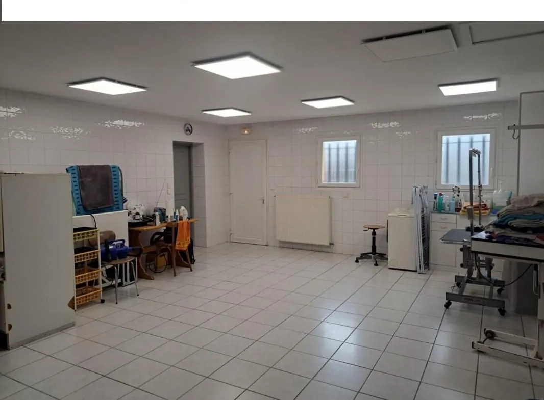 Terrain constructible de 215 m² à Saint-Péray – Opportunité professionnelle 