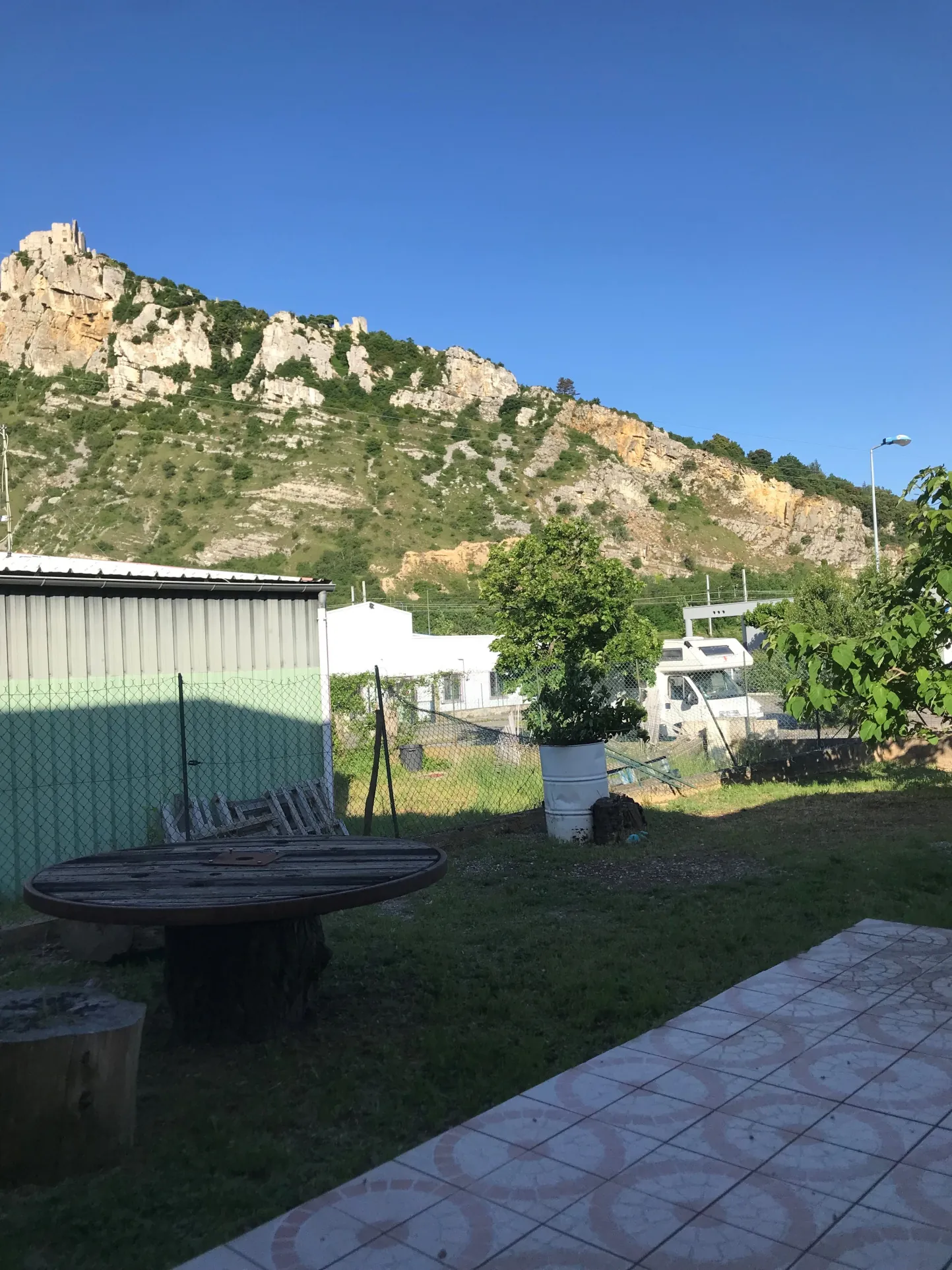 Terrain constructible de 215 m² à Saint-Péray – Opportunité professionnelle 