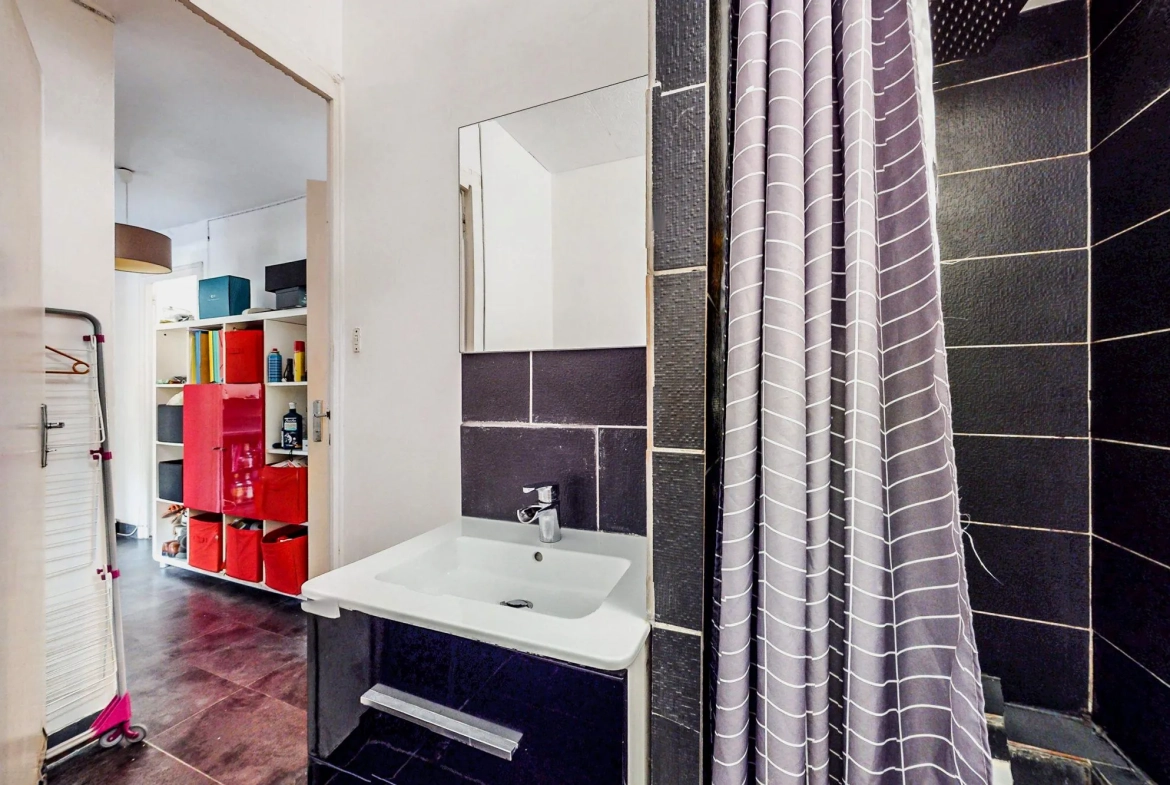 Appartement T2 lumineux de 53,19 m² à Lyon Cuire, secteur calme et proche transports 