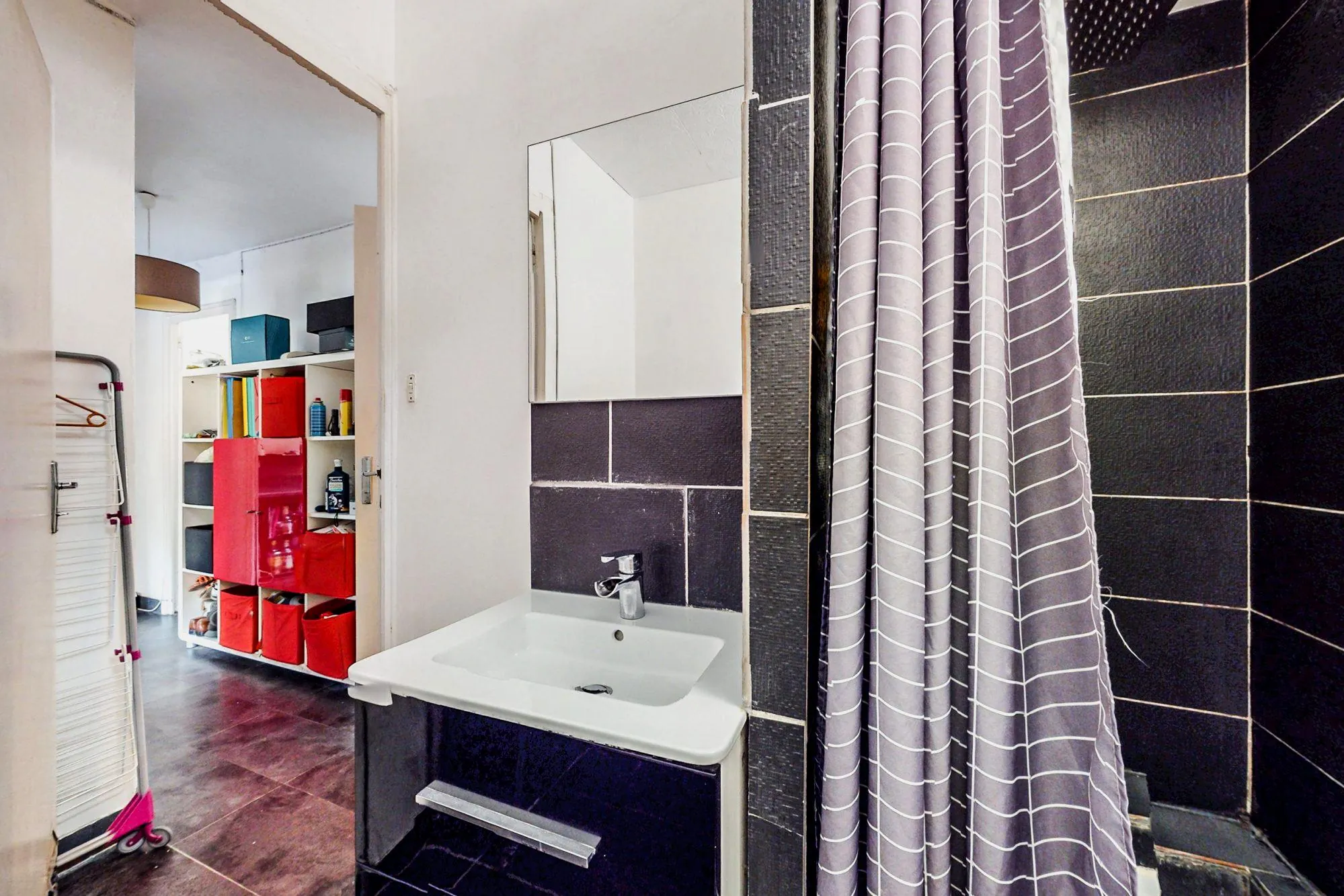 Appartement T2 lumineux de 53,19 m² à Lyon Cuire, secteur calme et proche transports 