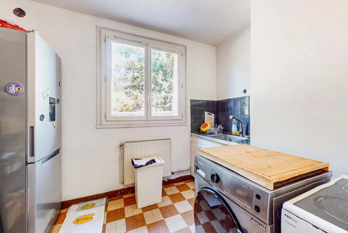 Appartement T2 lumineux de 53,19 m² à Lyon Cuire, secteur calme et proche transports 