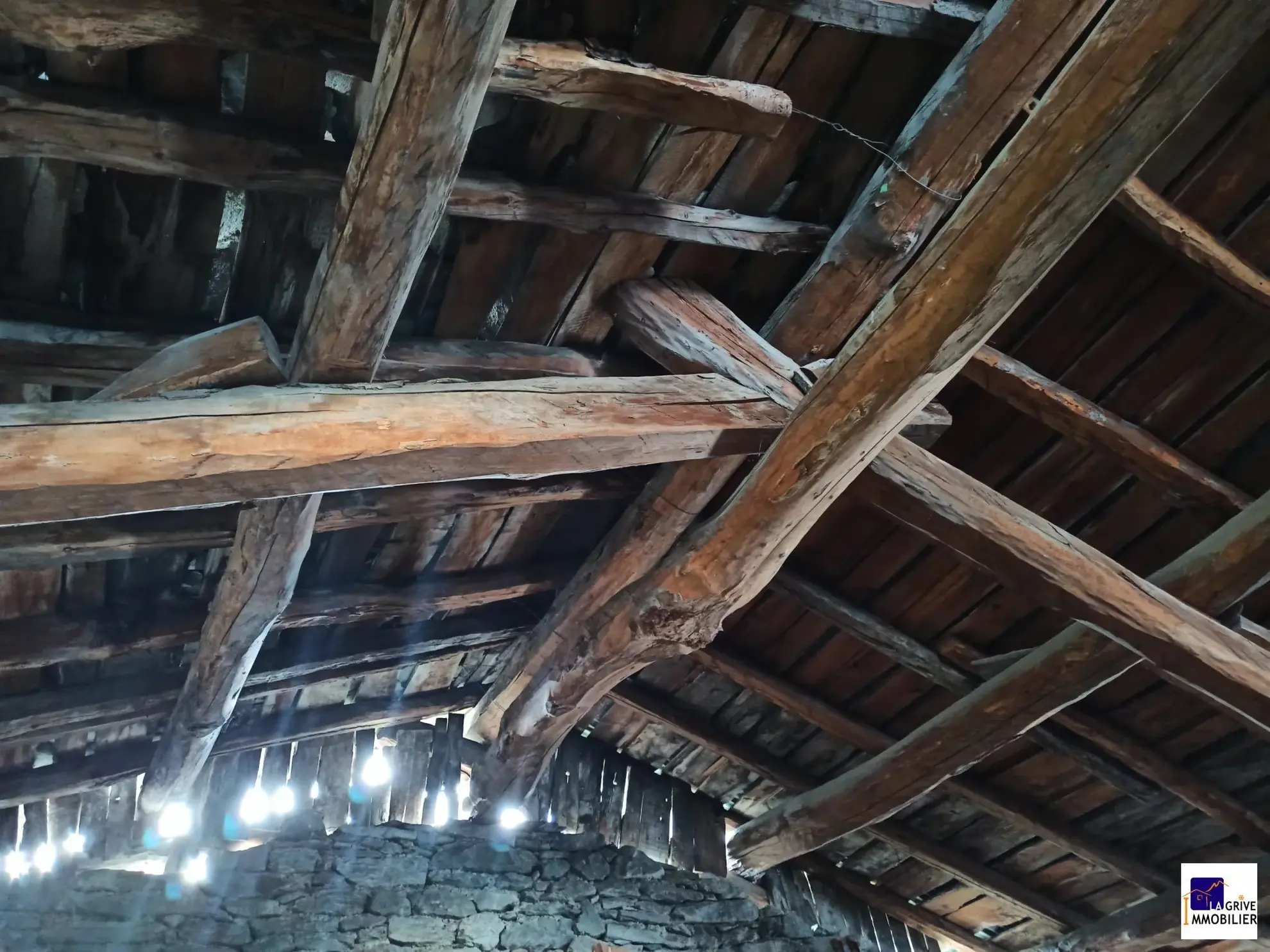 Ancienne grange à rénover en Maurienne avec potentiel d'aménagement et vue exceptionnelle 