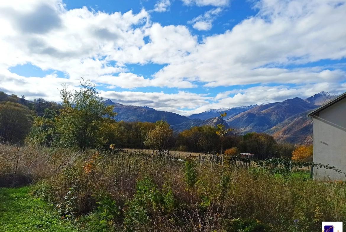 Vue dégagée depuis le jardin Ancienne grange à rénover en Maurienne avec potentiel d'aménagement et vue exceptionnelle 