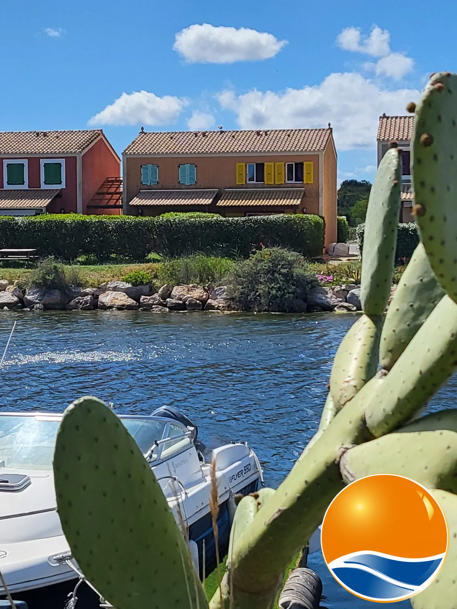 Magnifique maison T3 face à l'étang avec piscine et jardin à Le Barcarès 